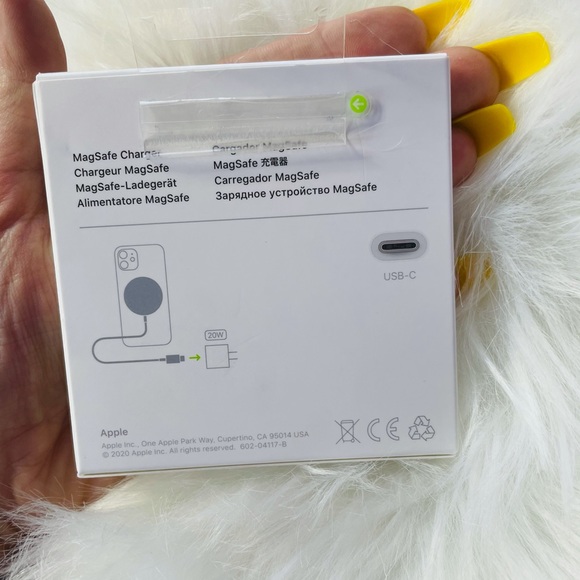 Apple MagSafe Charger (IPhone) - Picture 9 of 10